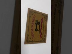 Migliora la tua linea di abbigliamento con la nostra etichetta in pelle di jeans ad alte prestazioni