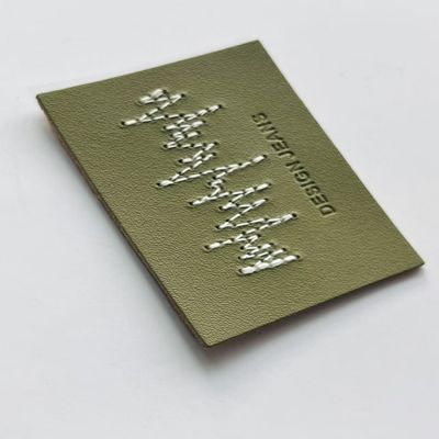 Giubbotti verdi personalizzati Etichetta in cuoio Tag cucito Tipo di chiusura Per abbigliamento