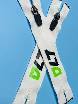 Abbigliamento a prova di tempo in grandi quantità Plastico Poliestere Zipper Slider personalizzato