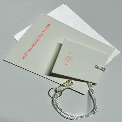 Giubbotto a colori sostenibili di carta per abbigliamento
