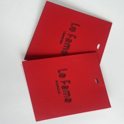 Etichetta per abbigliamento con chiusura a scatto Adatta alla maggior parte delle etichette standard Realizzata in plastica resistente e robusta Facile da attaccare