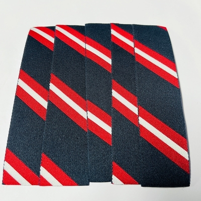 Etichette per abbigliamento tessute con logo da 0,4 mm di spessore personalizzate con file di grafica CDR