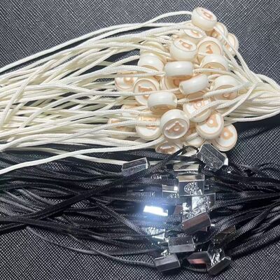 Lunghezza di appesa Circa 10 pollici Fasciatore di etichette di plastica Unico e accattivante e facile da attaccare per etichette di abbigliamento